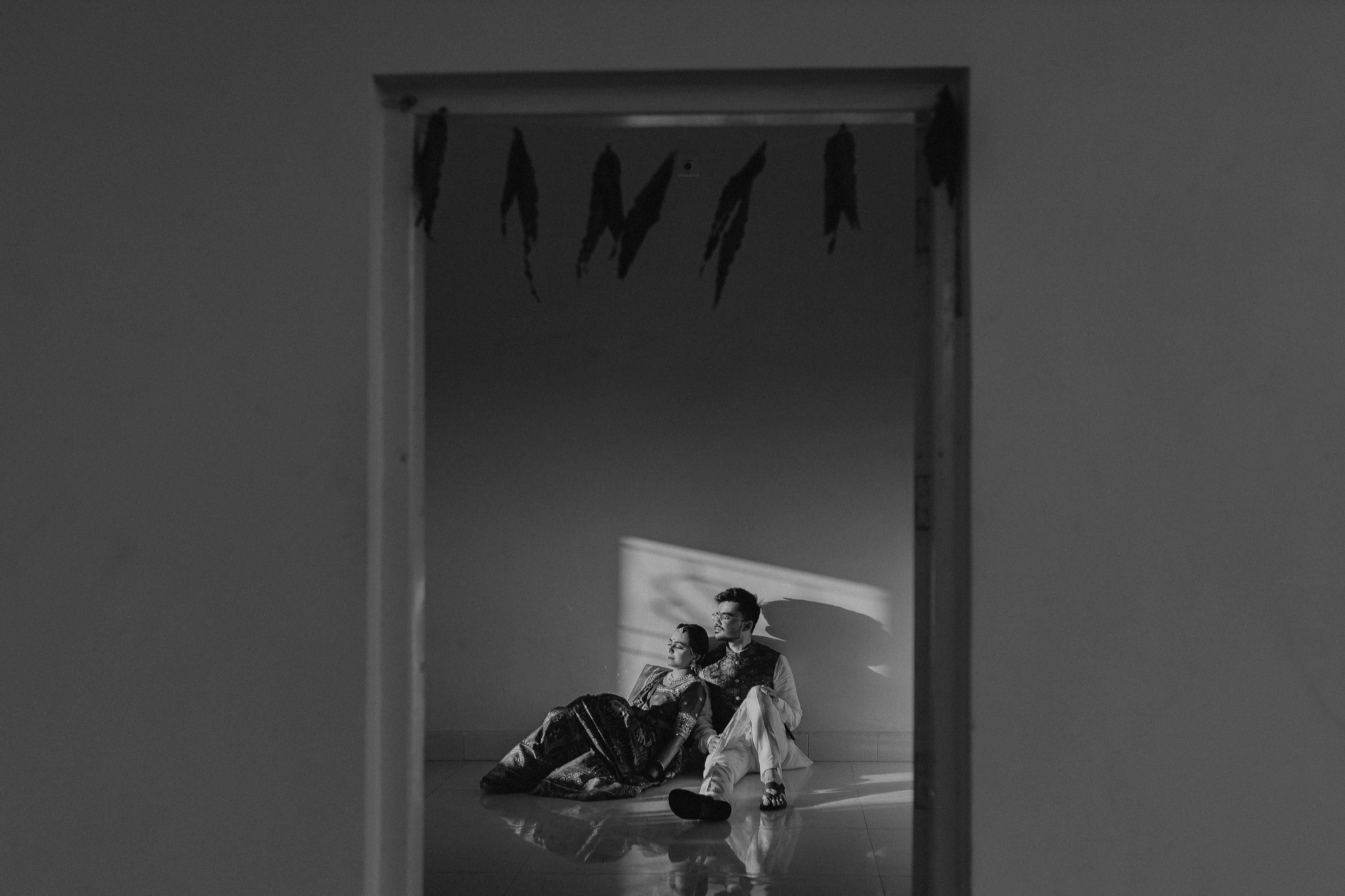 Black and white wedding photograph by House Of The Wedding Stories — photo 7