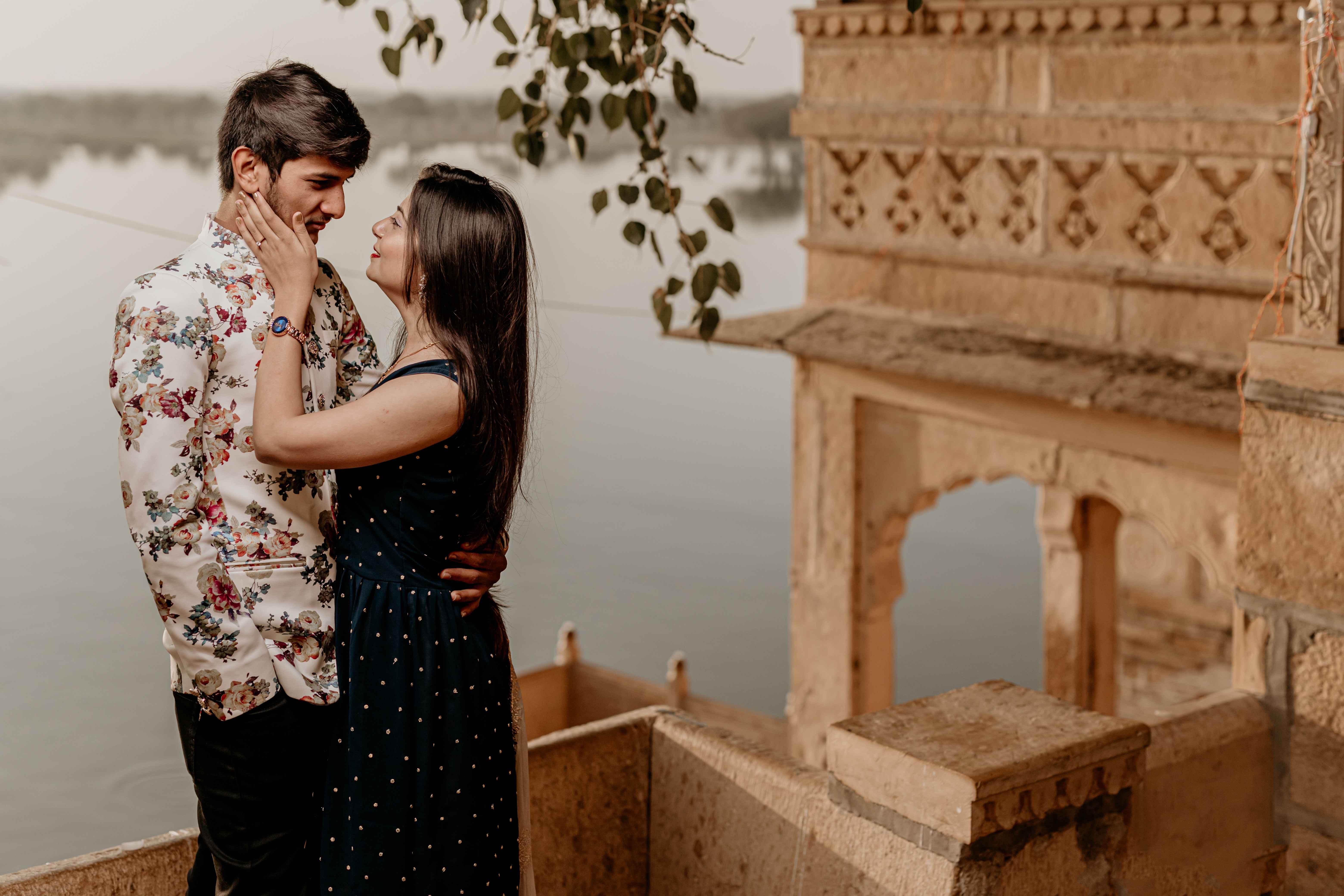 Couple portrait by House Of The Wedding Stories — photo 11